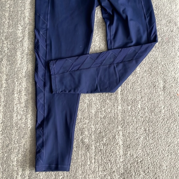 Victoria secret leggins - Picture 2 of 4